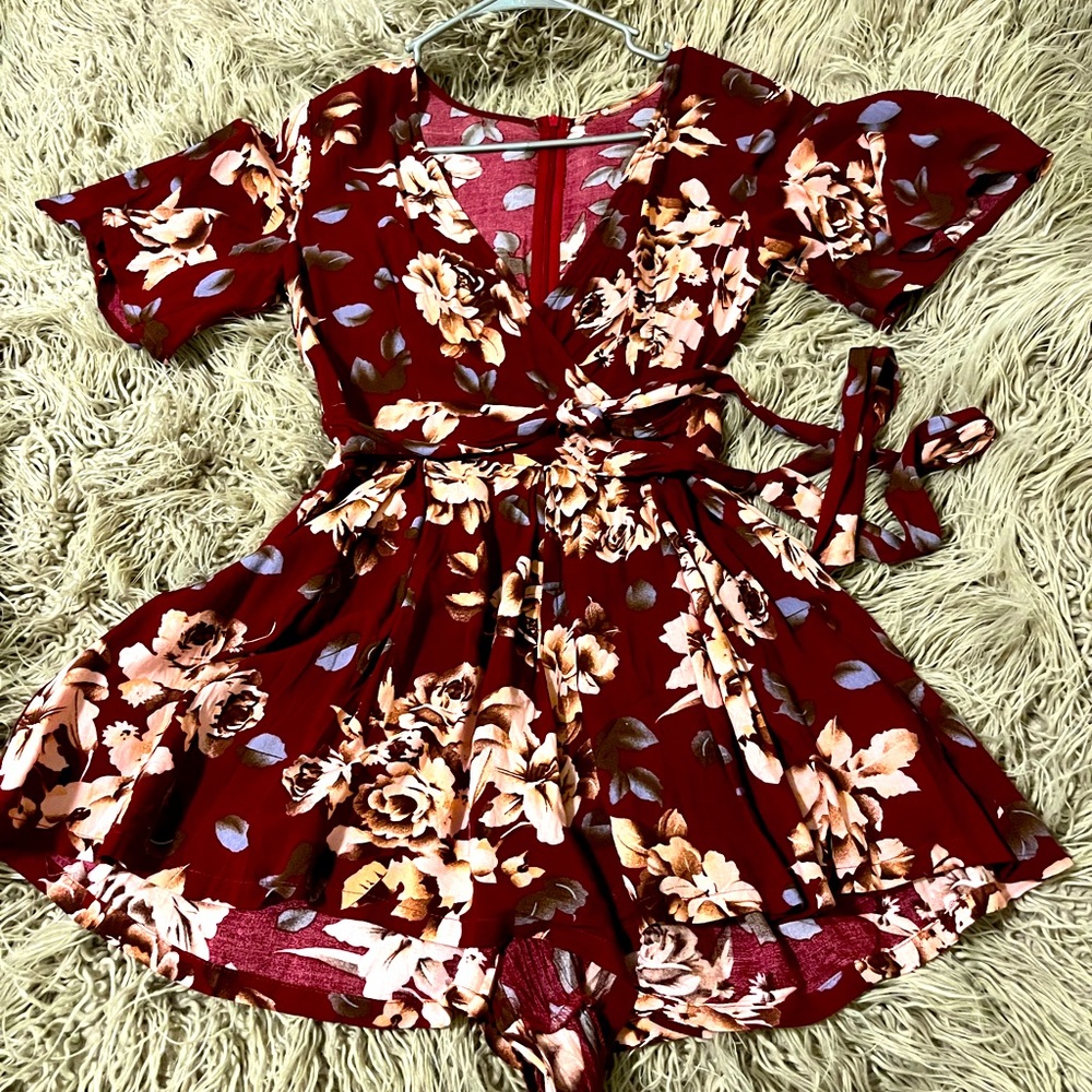 Beautiful Fall Flowy Jumpsuit Romper